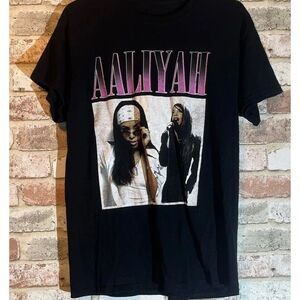 Aaliyah Princess of R&B Graphic Tee Thrifted‎ Vintage Style Size M